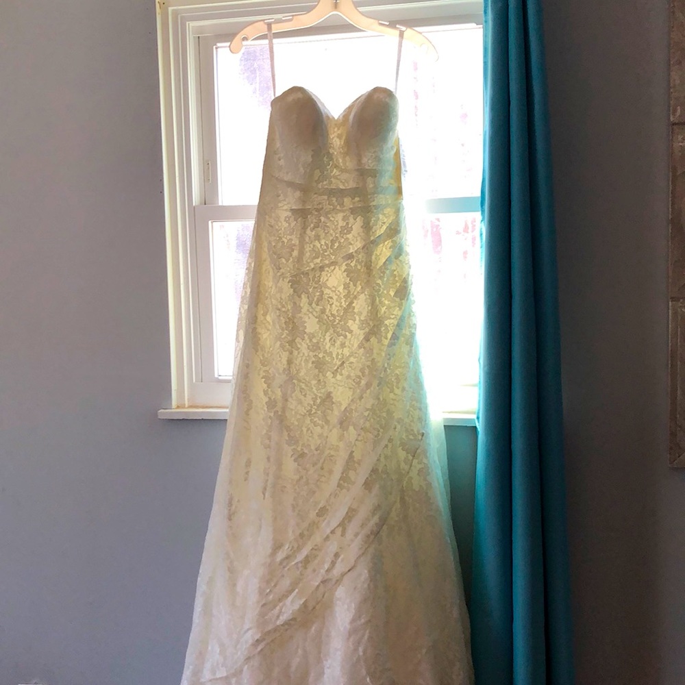 Wedding dress